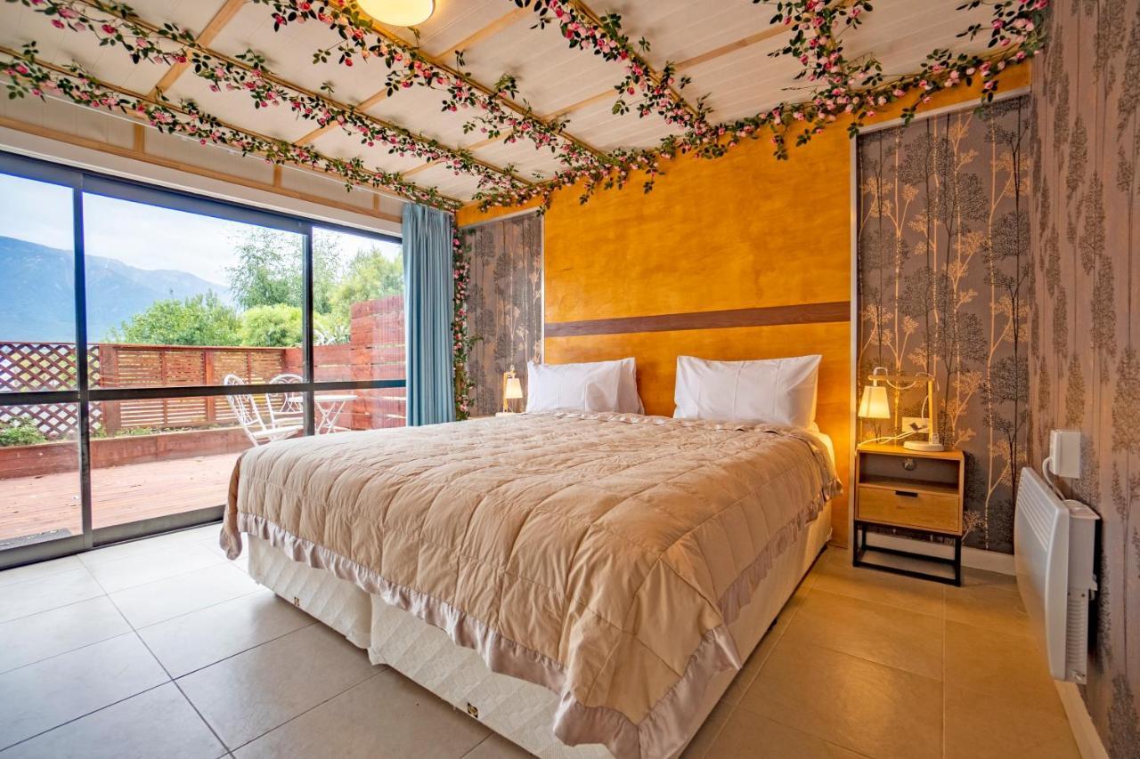 Waikoura Springs Bed & Breakfast Кайкура Екстериор снимка
